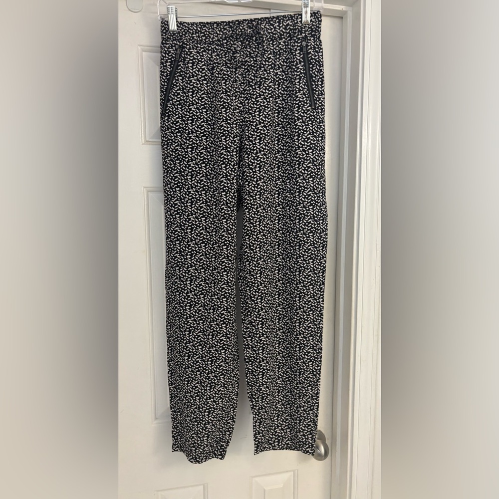 GAP Black and White Printed Wide-Leg Pants.  SIZE L